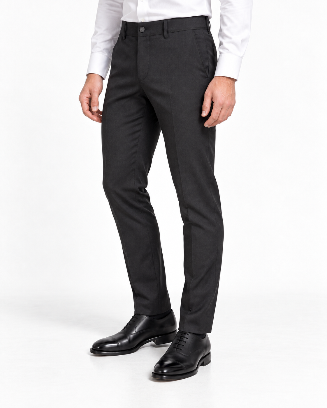 
Montaro — klasične pantalone, crna — fotografija modela